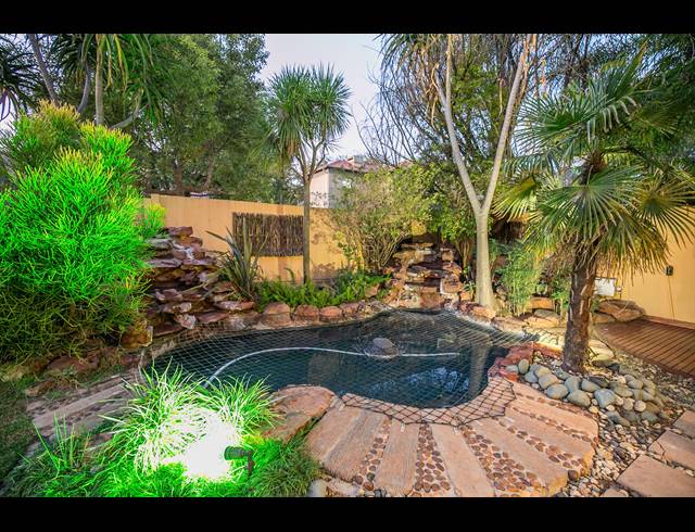 4 BEDROOM CLUSTER TO LET IN FOURWAYS